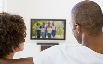couple_watching_tv_article-small_57167